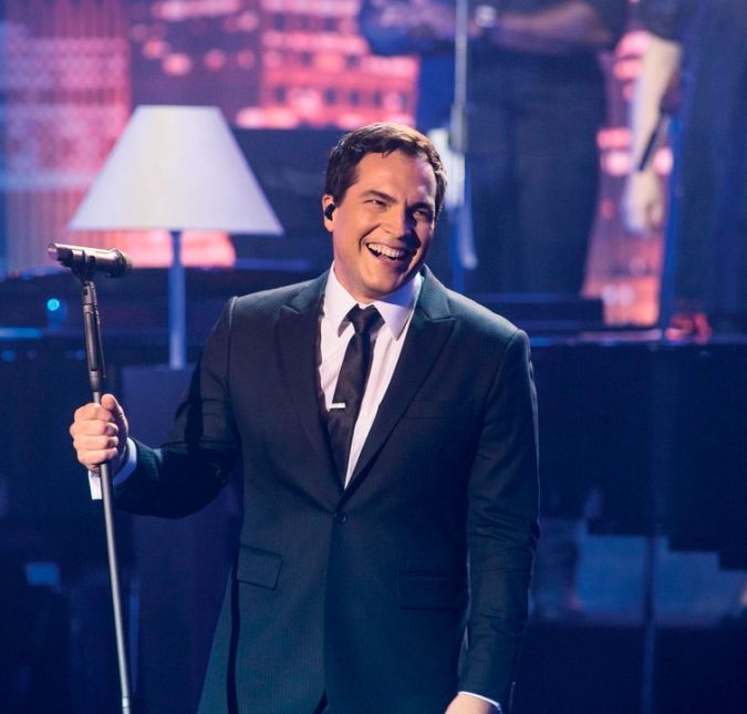 E Daniel Boaventura, que além de bonitão, ainda encanta com sua bela voz? Ele tem 52 anos de idade, dá para acreditar? E Daniel Boaventura, que além de bonitão, ainda encanta com sua bela voz? Ele tem 52 anos de idade, dá para acreditar?