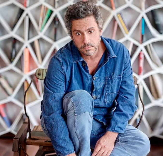 Alexandre Nero também é outro ator de novelas que arranca elogios e suspiros. Saudade do ator nas telinhas? Pois o galã de 52 anos de idade estará na próxima série da Globo, Filhos da Pátria, prevista para estrear ainda em 2017. Alexandre Nero também é outro ator de novelas que arranca elogios e suspiros. Saudade do ator nas telinhas? Pois o galã de 52 anos de idade estará na próxima série da Globo, Filhos da Pátria, prevista para estrear ainda em 2017.