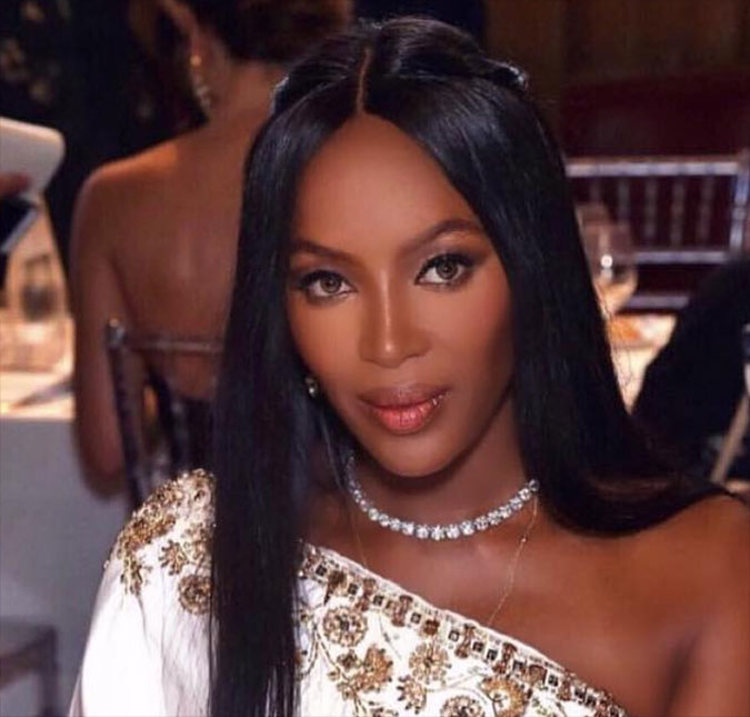 Naomi Campbell posta vídeo de movimentos incríveis de ioga e deixa fãs curiosos