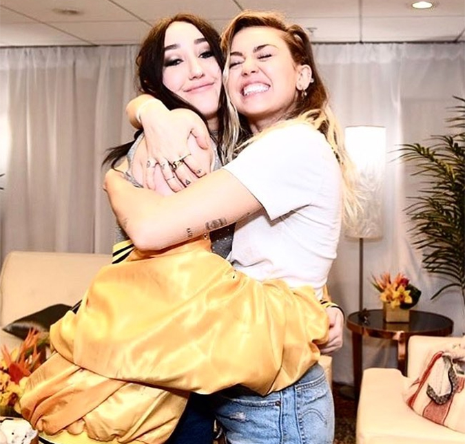Miley Cyrus mostra que é uma irmã protetora e fala de seus desejos para Noah, saiba