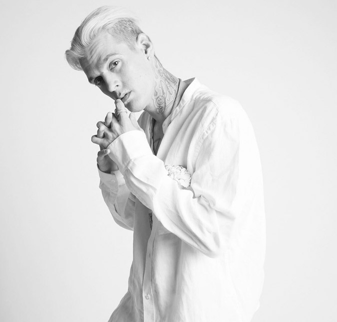 Aaron Carter é hospitalizado após comentário maldoso de fã em bastidores de seu <i>show</i>