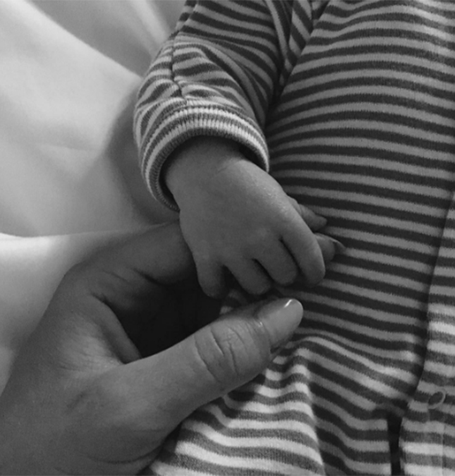 Modelo Rosie Huntington-Whiteley dá à luz seu primeiro filho