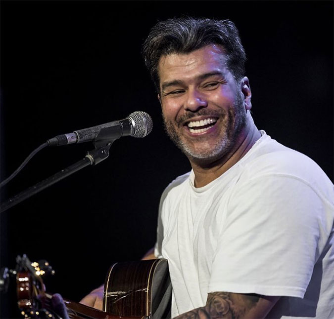 Aos 53 anos de idade, Maurício Mattar fala sobre retorno à TV e compara sua situação à de Fábio Junior