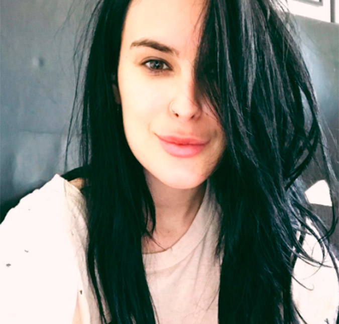 Rumer Willis comemora seis meses de sobriedade com depoimento emocionante, veja!