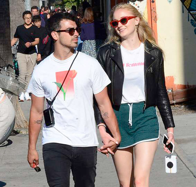 Sophie Turner fala sobre namoro com Joe Jonas: <I>- Fazia tempo que não ficava tão feliz</I>