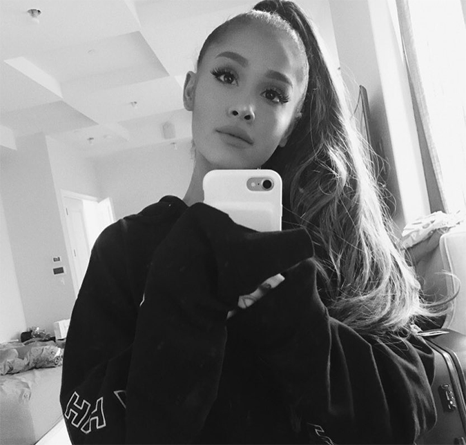 Ariana Grande ganha título de cidadã honorária de Manchester após atentado