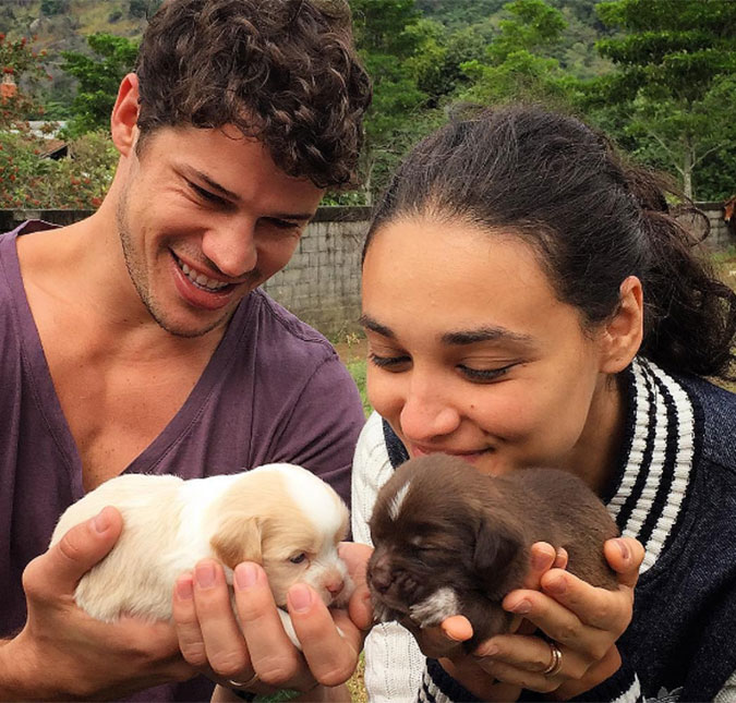 Após divulgação de vídeo íntimo, José Loreto adota cachorrinhos e pede: <i>Compartilhe amor!</i>