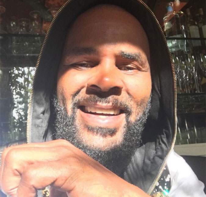 Cantor R. Kelly é acusado de manter mulheres em cárcere privado, em espécie de seita