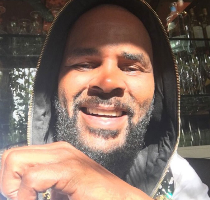 Cantor R. Kelly é acusado de manter mulheres em cárcere privado, em espécie de seita