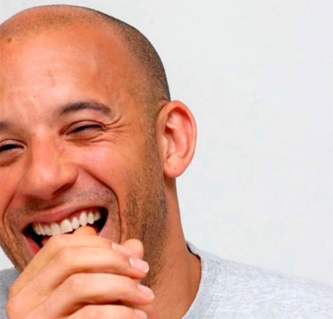 Quando ele tinha apenas sete anos de idade, Vin forçou alguns amigos a invadirem um teatro e, do nada, foram pegos pelo dono do local. Como eram somente crianças, o homem os ofereceu papéis em uma peça infantil chamada Dinosaur Door. Foi a primeira vez em que ele atuou e, provavelmente, foi daí que surgiu sua paixão por essa arte. Quando ele tinha apenas sete anos de idade, Vin forçou alguns amigos a invadirem um teatro e, do nada, foram pegos pelo dono do local. Como eram somente crianças, o homem os ofereceu papéis em uma peça infantil chamada Dinosaur Door. Foi a primeira vez em que ele atuou e, provavelmente, foi daí que surgiu sua paixão por essa arte.