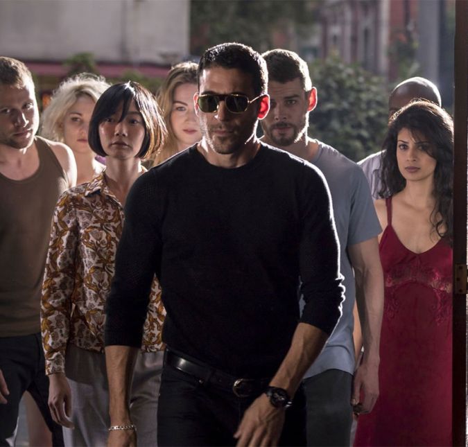 Os oito atores principais de Sense8 mostravam uma ótima química em frente e por trás das câmeras da série. Isso fica visível, por exemplo, nos vídeos de bastidores divulgados pela Netflix. Todos ficaram muito amigos, assim como aconteceu na trama.