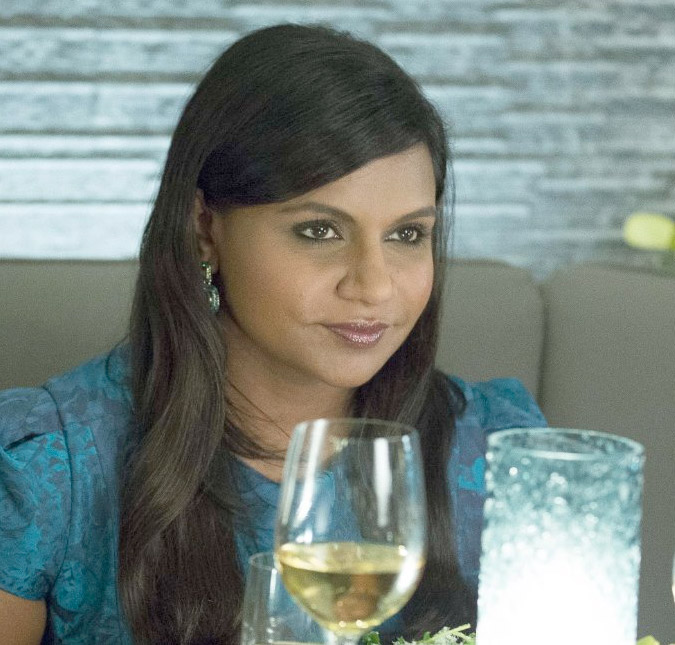 Mindy Kaling não está contando a ninguém quem é o pai de seu filho, entenda!