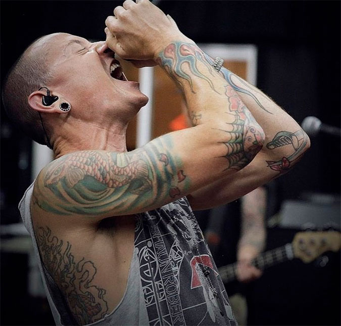 Fãs do <i>Linkin Park</i> prestarão homenagens a Chester Bennington pelo mundo, saiba mais!
