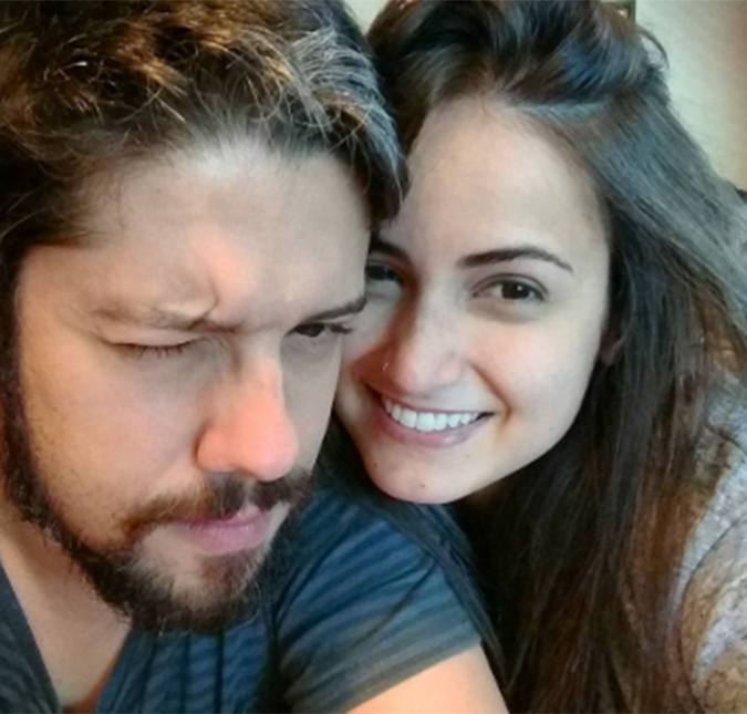 Jornalistas Mari Palma e Phelipe Siani assumem namoro e fãs disparam: <I>Nova Fátima e novo Bonner</i>
