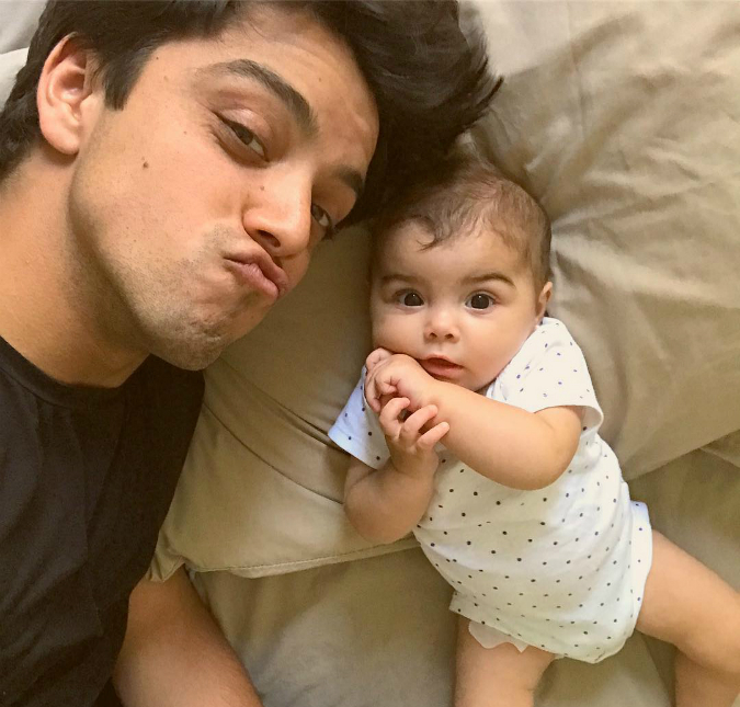 Titio coruja! Rodrigo Simas compartilha <i>selfie</i> ao lado da sobrinha Maria, confira!