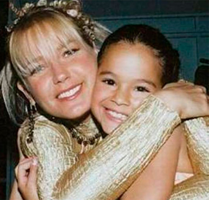 Xuxa dá os parabéns a Bruna Marquezine e Neymar curte a postagem!