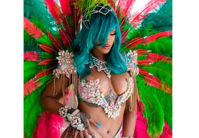 Você acha que Rihanna irá responder o comentário de Chris Brown em sua foto no Carnaval de Barbados?