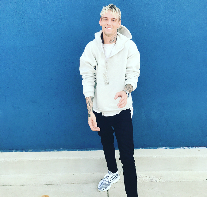 Aaron Carter se emociona em primeiro <i>show</i> após assumir bissexualidade, saiba mais!