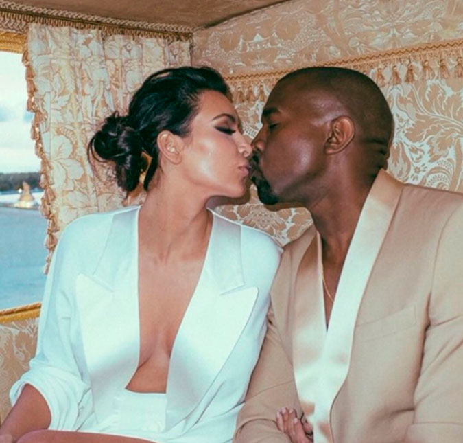 Kim Kardashian e Kanye West querem um terceiro filho: -<i> Nós estamos definitivamente tentando</i>