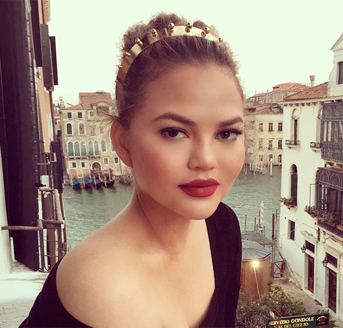 Chrissy Teigen não quer saber de conselhos sobre como ser uma bailarina: <i>Vocês podem parar de me dizer isso</i>, entenda!