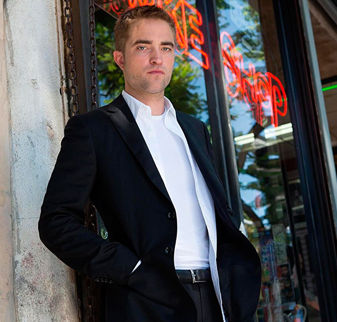 Robert Pattinson usou dinheiro falso para fazer compras, entenda!