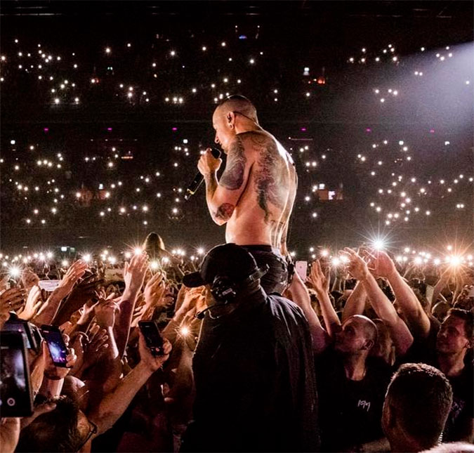 Fãs do <i>Linkin Park</i> poderão honrar a memória de Chester Bennington ao lado da banda