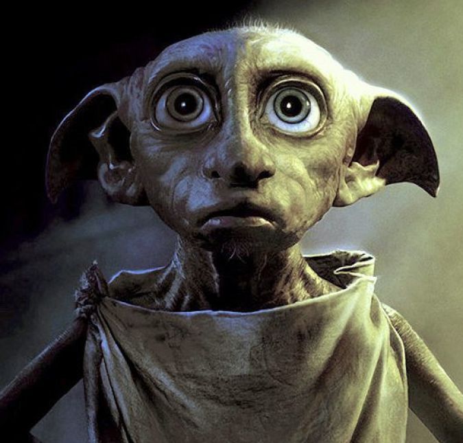 Aliás, os elfos domésticos talvez sejam as criaturas mais ignoradas nos filmes! Winky, a elfa que mora em Hogwarts e é amiga de Dobby, sequer é citada nos longas. Outra falha foi também em Harry Potter e o Cálice de Fogo, em que uma cena importante para o andamento da trama era causada por Dobby, porém, no filme, ela foi feita por Neville. Aliás, os elfos domésticos talvez sejam as criaturas mais ignoradas nos filmes! Winky, a elfa que mora em Hogwarts e é amiga de Dobby, sequer é citada nos longas. Outra falha foi também em Harry Potter e o Cálice de Fogo, em que uma cena importante para o andamento da trama era causada por Dobby, porém, no filme, ela foi feita por Neville.