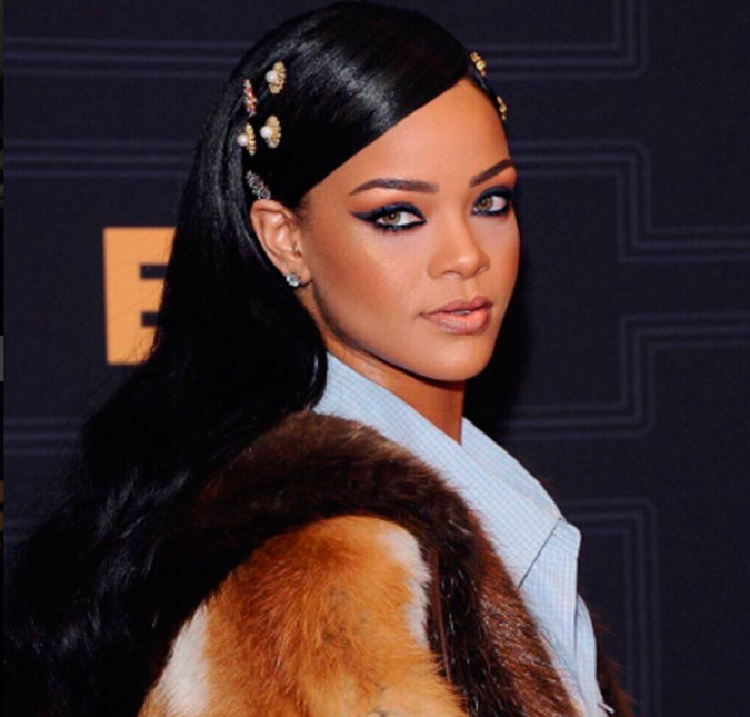 Como parte de campanha de sua fundação, Rihanna escolherá fã para participar de evento beneficente em Nova York