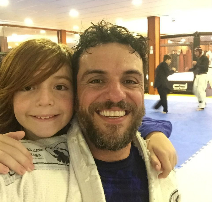 Em momento raro, Rodrigo Lombardi compartilha foto ao lado do filho, confira!