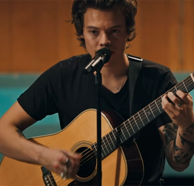 Harry Styles lança versão acústica de <i>Two Ghosts</i> e anuncia novo documentário!