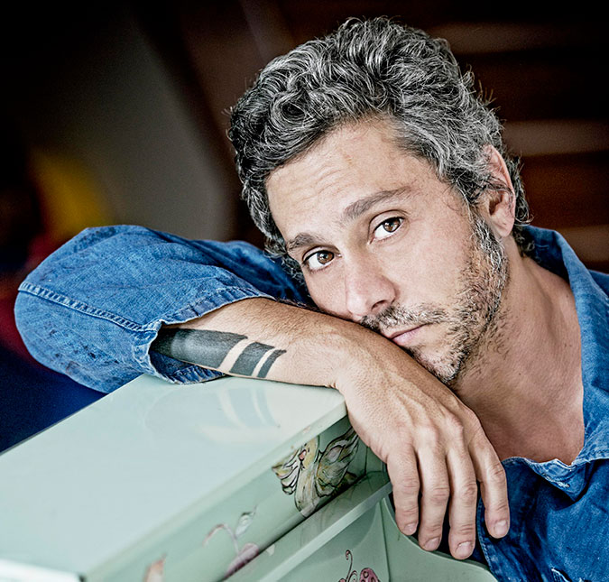 Alexandre Nero fala sobre direito de chorar: <i>- O feminismo também liberta o homem!</i>