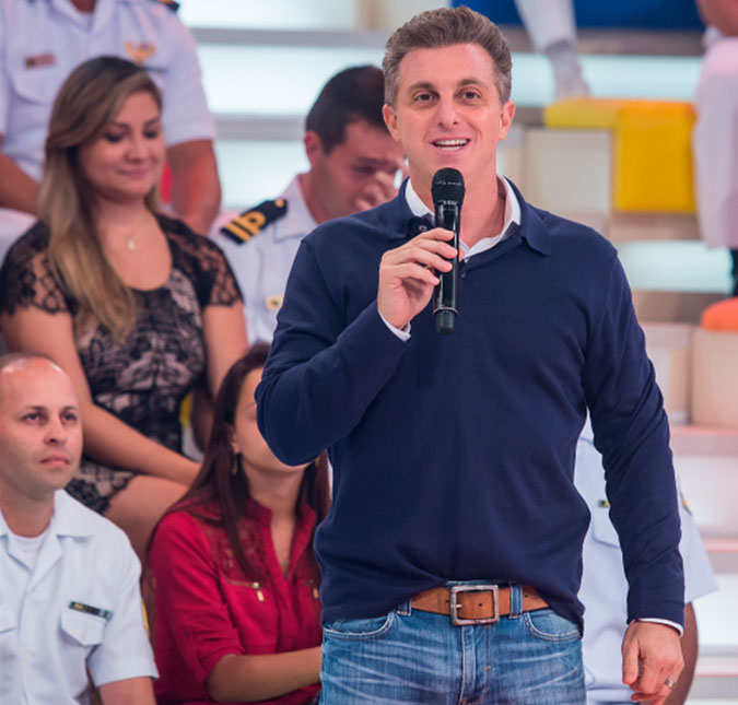 Luciano Huck será homenageado em seu próprio quadro, <i>Visitando o Passado</i>