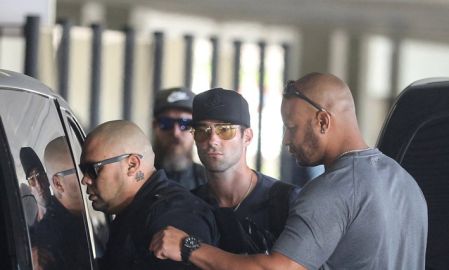 Ele está entre nós! Adam Levine desembarca no Brasil, confira as fotos!