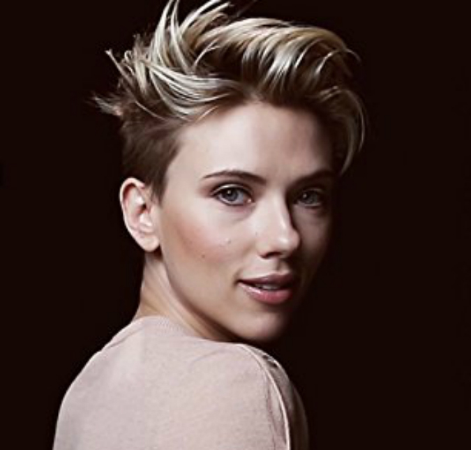 Oficialmente solteira! Scarlett Johansson finaliza processo de divórcio com ex-marido, saiba mais!
