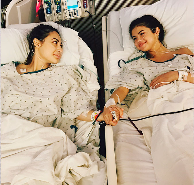 Em relato emocionante, Selena Gomez revela ter feito transplante de rim: <i>Sou imensamente grata</i>