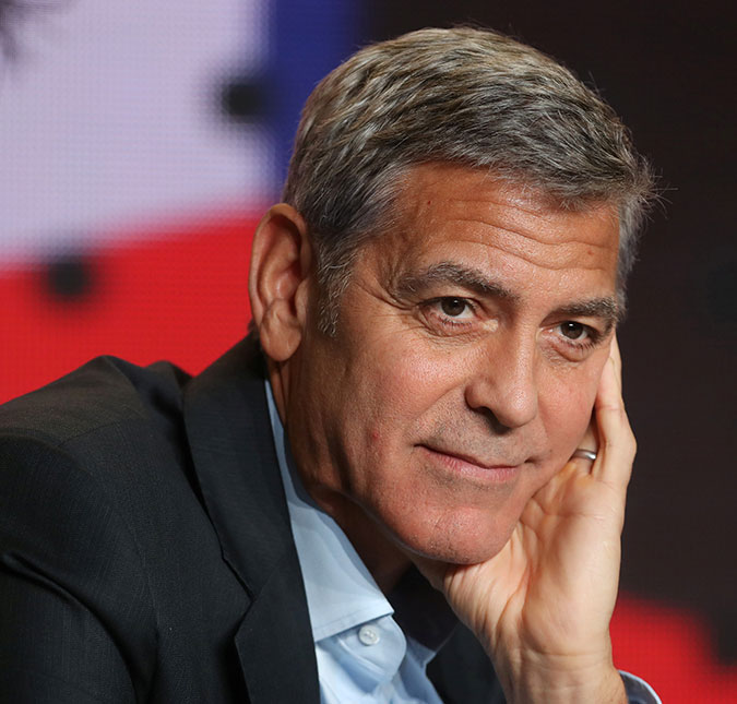 George Clooney admite se sentir exausto como pai de gêmeos: <i>- Eles não choram. Eu choro mais do que eles</i>
