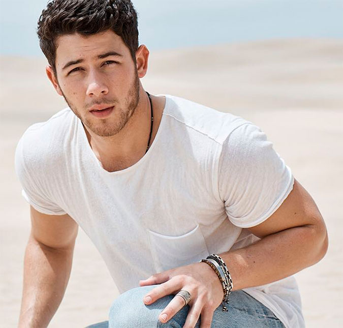 Nick Jonas lança clipe de <i>Find You</i>, vem ver!
