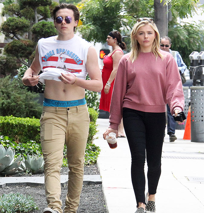 Brooklyn Beckham admite sentir falta de Chloë Grace Moretz em rede social, entenda!