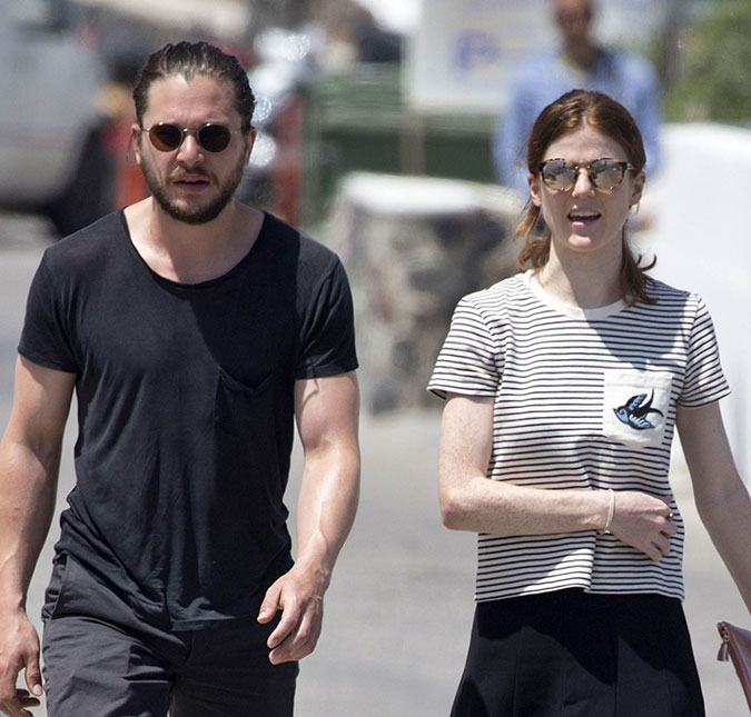 Kit Harington e Rose Leslie, de <i>Game of Thrones</i>, estão noivos, diz <i>site</i>!