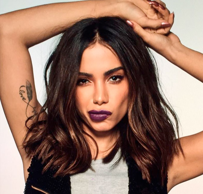 Anitta é destaque em matéria de rádio francesa e brinca: <i>Já fui atrás de professor de francês</i>