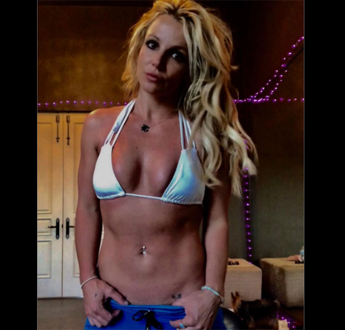 Britney Spears faz clique para mostrar a barriga chapada, confira!