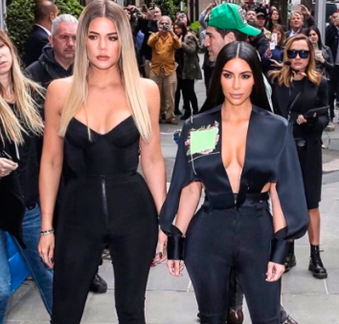 Khloé Kardashian não tem pressa de casar após engravidar e Kim fica irritada com produtor que confirmou primeiro bebê da irmã