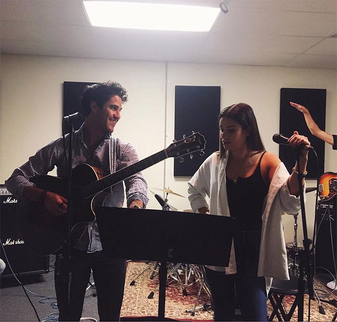 Reunião de <i>Glee</i>! Lea Michele e Darren Criss ensaiam juntos, confira a foto!