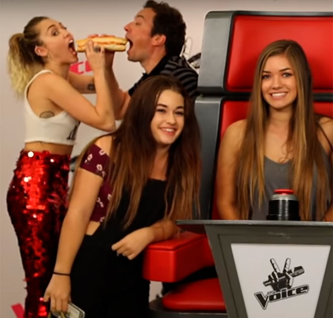 Miley Cyrus e Jimmy Fallon aprontam em fotos com fãs, vem ver!