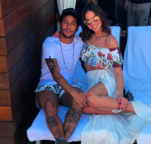 Em entrevista à Tatá Werneck, Neymar não nega que ama Bruna Marquezine