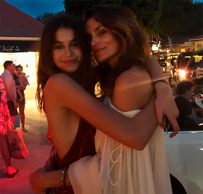 Cindy Crawford está orgulhosa da filha, Kaia Gerber: <i>- Ela dominou a passarela!</i>