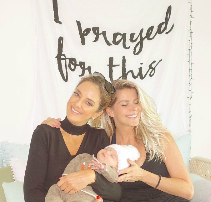 Ticiane Pinheiro visita Karina Bacchi e Enrico: <i>Matando as saudades</i>