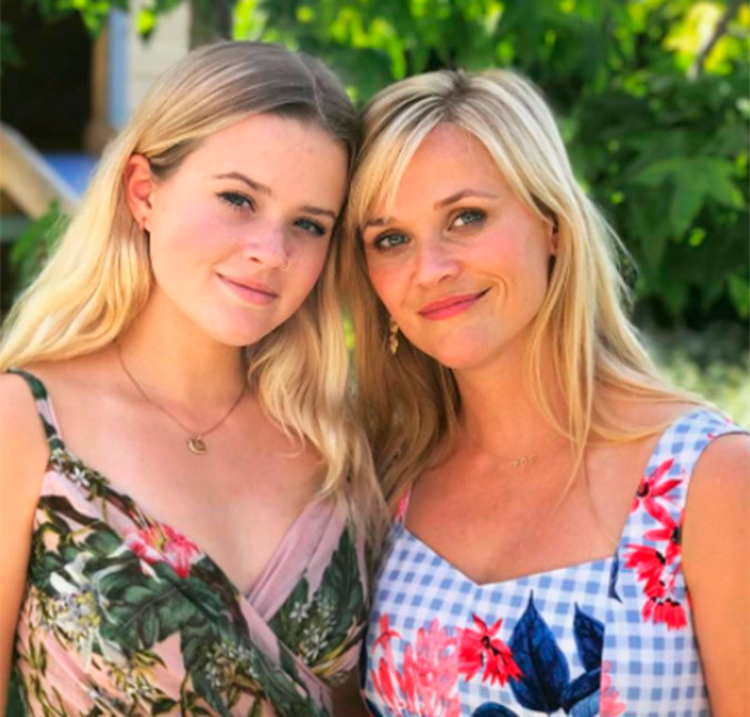 Filha de Reese Witherspoon apresentará baile beneficente em Paris, saiba mais!