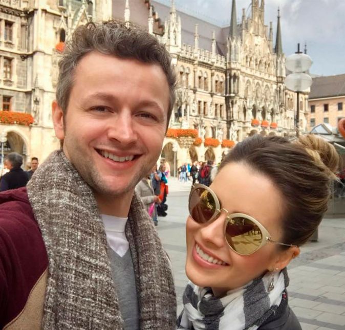 Como Lucas contou em entrevista ao jornal Extra, os dois se conheceram em 1998, durante um show da Família Lima em São Paulo: - Hoje mudou muito, mas naquela época não era comum ter artistas com 16 anos fazendo shows adoidados. A gente conseguiu ter uma empatia de cara, conversar sobre assuntos que não podia falar com ninguém mais. Isso era especial. Eu nunca a vi como namoradinha do Brasil nem como a superestrela que ela é. Ela era a namoradinha do Lucas. Pra mim era basicamente isso. Como Lucas contou em entrevista ao jornal Extra, os dois se conheceram em 1998, durante um show da Família Lima em São Paulo: - Hoje mudou muito, mas naquela época não era comum ter artistas com 16 anos fazendo shows adoidados. A gente conseguiu ter uma empatia de cara, conversar sobre assuntos que não podia falar com ninguém mais. Isso era especial. Eu nunca a vi como namoradinha do Brasil nem como a superestrela que ela é. Ela era a namoradinha do Lucas. Pra mim era basicamente isso.