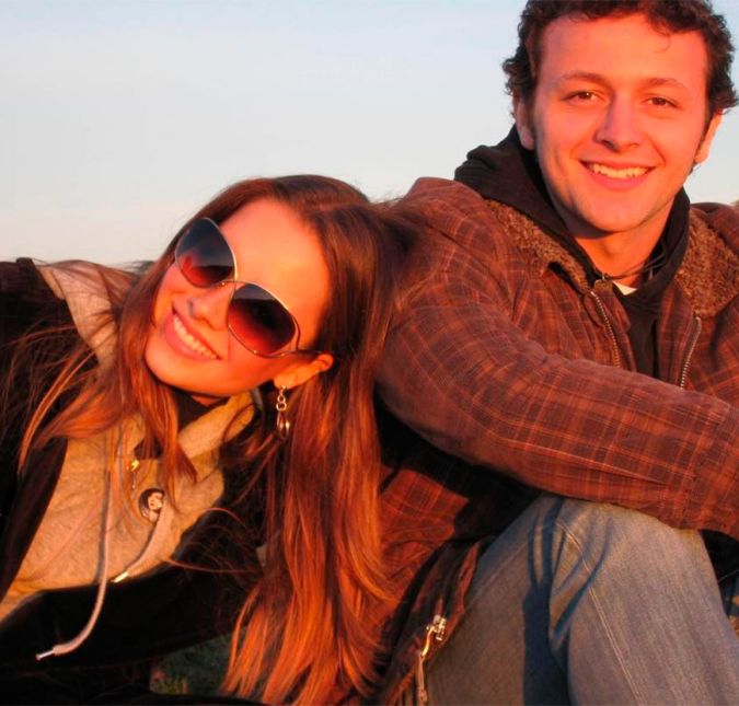 E como tudo que é para ser de fato acontece, o destino deu um jeitinho de unir os pombinhos! O relacionamento entre eles se fortaleceu no ano de 2004 e, desde então, nunca mais se ouviu falar de uma crise entre os dois. E como tudo que é para ser de fato acontece, o destino deu um jeitinho de unir os pombinhos! O relacionamento entre eles se fortaleceu no ano de 2004 e, desde então, nunca mais se ouviu falar de uma crise entre os dois.